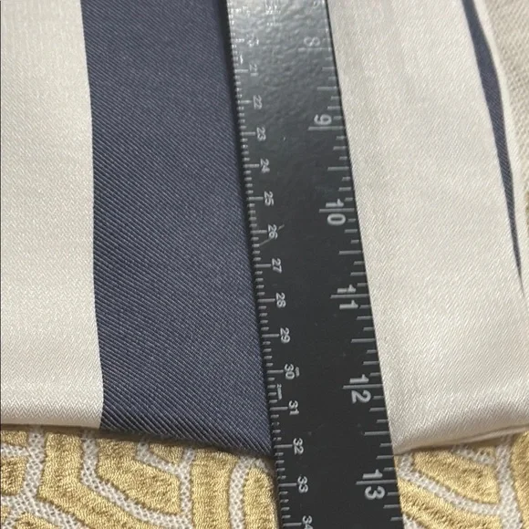 (R) TRINA TURK Navy and White Striped Pants, size  6 - Picture 10 of 14